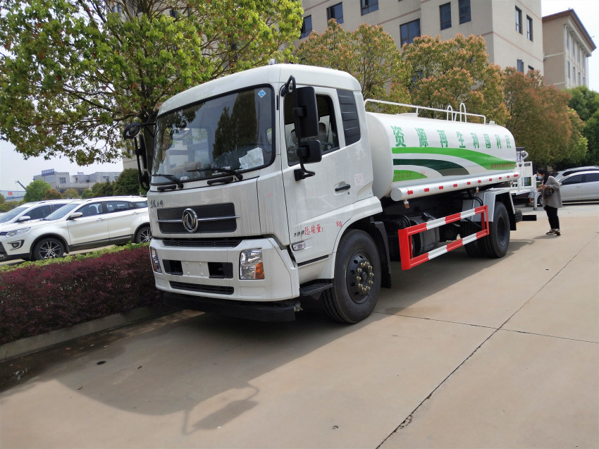 12����ˮ܇�r�񣬖|�L(f��ng)12����ˮ܇�r���(b��o)�r������12����ˮ܇�r��