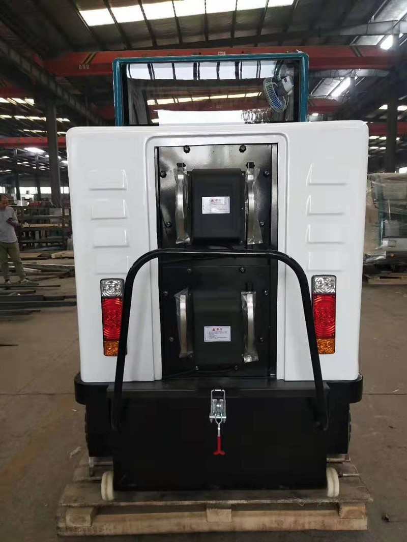 電動掃路車 電動掃路車