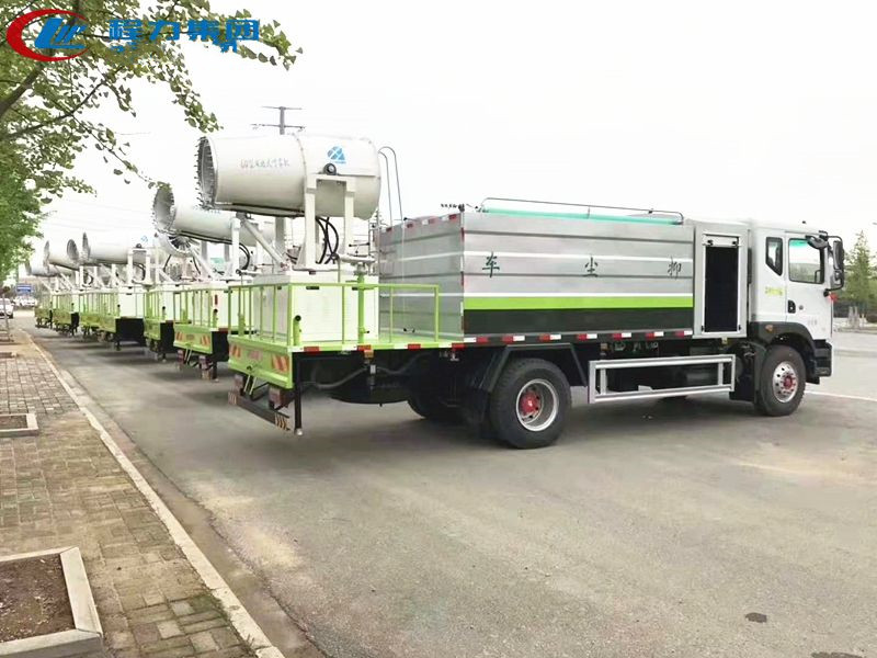 東風霧炮車 東風霧炮車