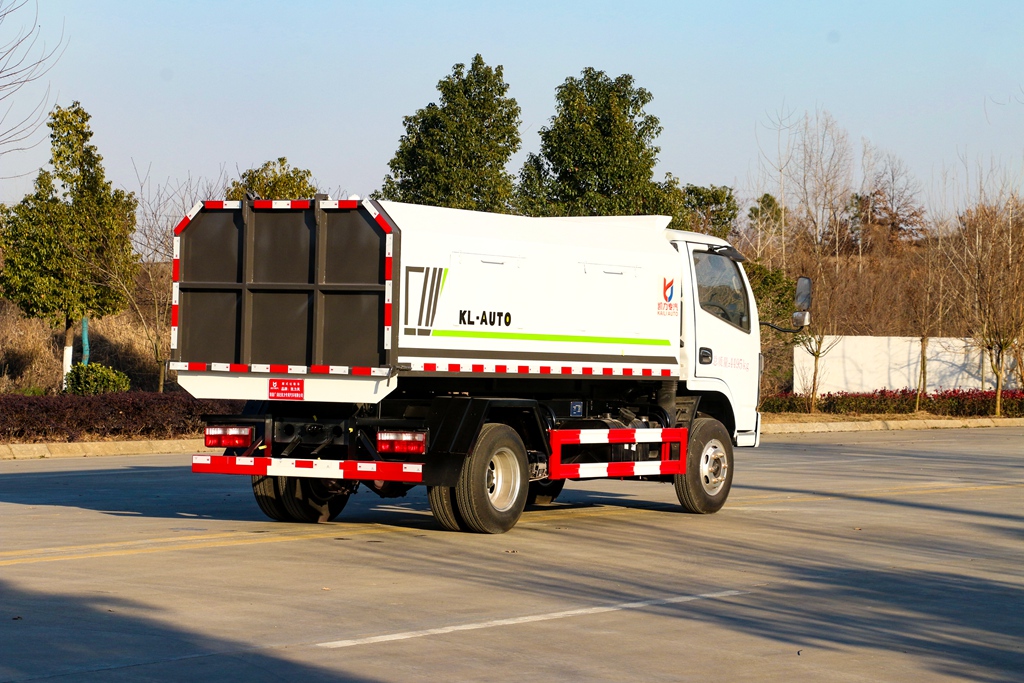 東風小福瑞卡廂式垃圾車