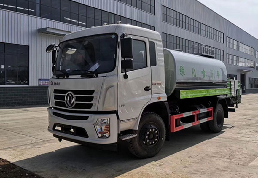 東風專底12噸灑水車